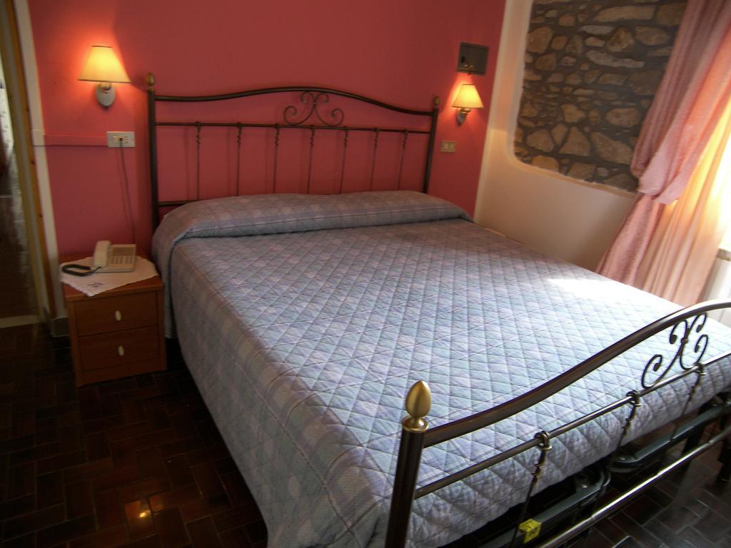 Albergo Elisa Comano  Стая снимка